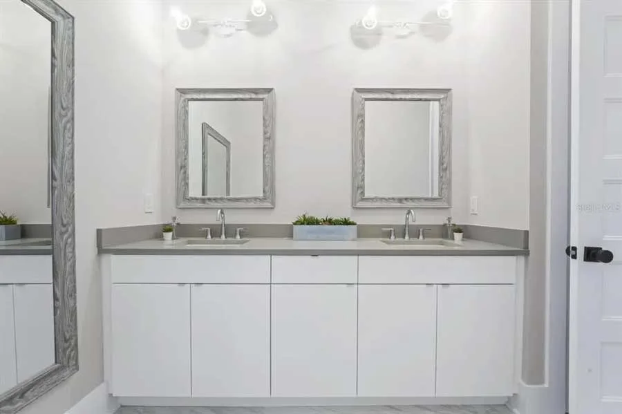 IQ+ Cabinetry project — Bathroom vanity / Tampa